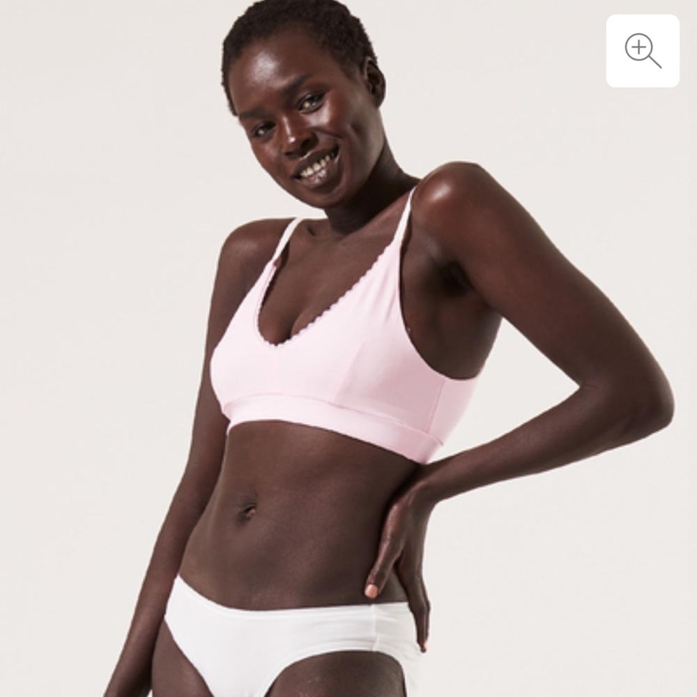 Pact apparel organic cotton bra. Xs but can also fit a small. New with tags.